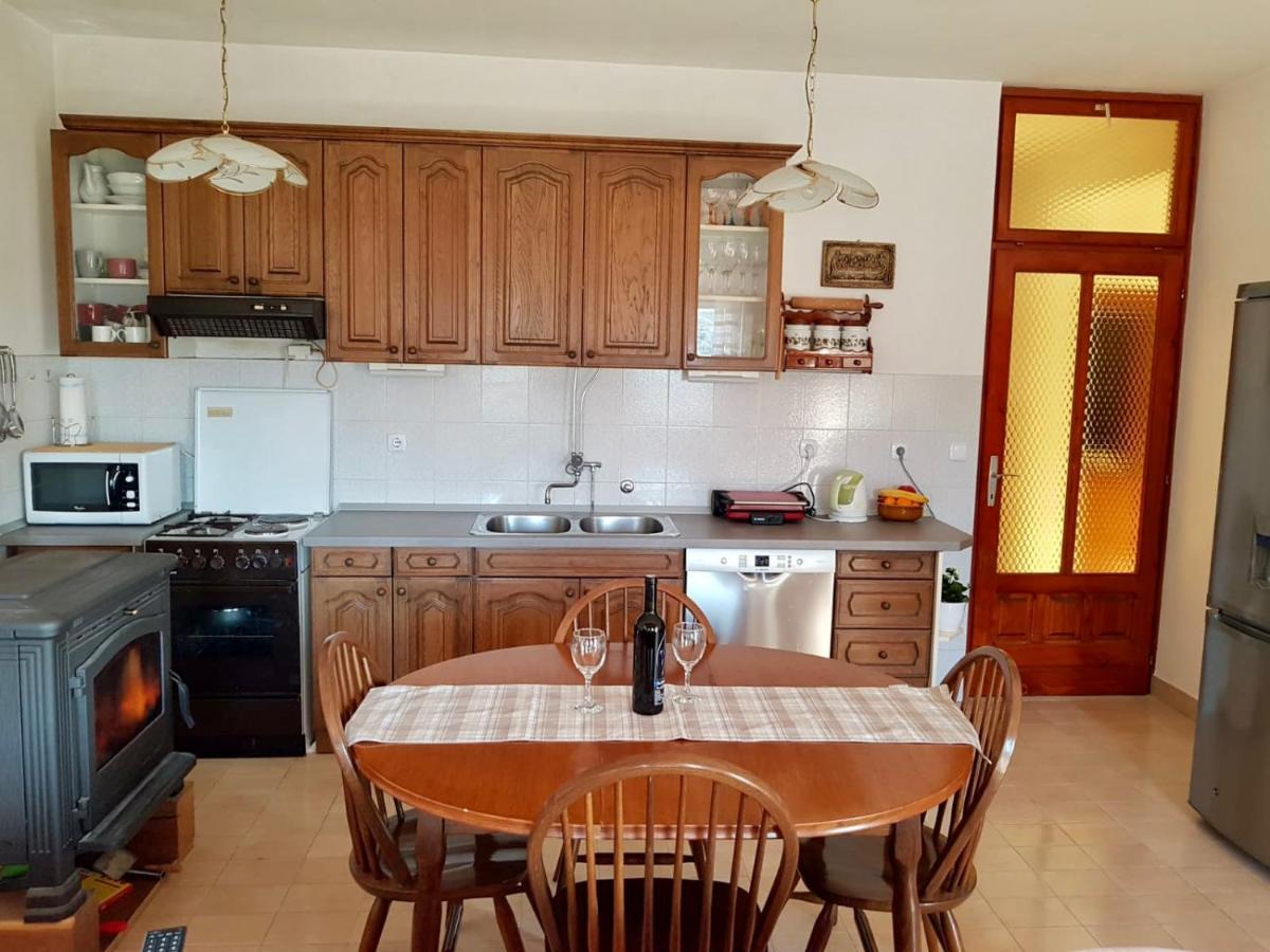 Apartmani Luka Zrnovo Exterior photo